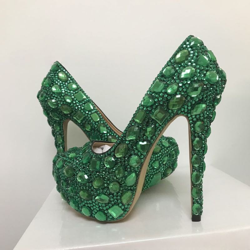 สีเขียว