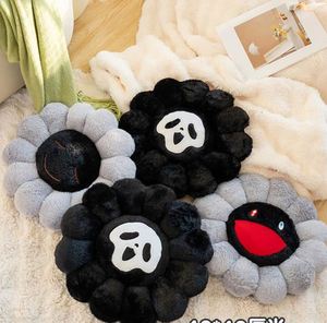 Coussin en peluche doux et coloré en forme de fleur avec rembourrage en coton PP, matériau en coton, unisexe, pour la décoration de Noël - Product Image 6