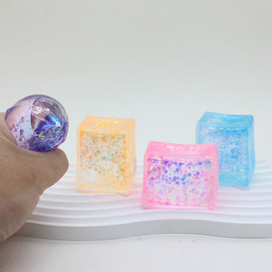 Vente en gros de jouets en silicone transparent Aurora de 6 cm, jouets anti-stress pour enfants de tous âges - Product Image 1