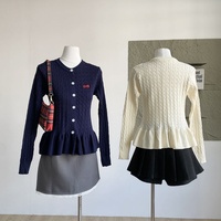 Neue Frühlings-Damen-Strickjacke mit Zopfmuster und Stickerei-Schleife, Einreihiger Pullover mit Rüschensaum, Anpassbar