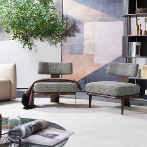 2026년 신제품 미니멀리스트 디자이너 그레이 패브릭 메탈 라운지 소파 의자, 거실 포인트 체어, 가정 및 호텔용 - Product Image 1