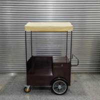 Camions de crème glacée alimentaire en gros Yicheng, chariot électrique de haute qualité avec congélateur pour la vente au détail d'aliments, hôtels, boulangeries