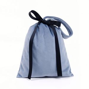 Wholesales Elegant Gift <b>Make</b> up Bags Reusable Lifestyle Velvet Drawstring Storage Dust Bags With Handle - Product Image 3