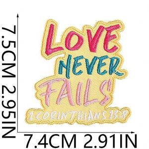 Parche Termoadhesivo Bordado en Rosa y Negro con Texto en Inglés 'Always Happy' y Palabras Inspiradoras 'Love Never Fails' para Ropa - Product Image 4