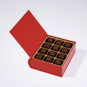 Boîte cadeau de Noël en chocolat, emballage rigide rouge avec ruban doré et design estampé à chaud - Product Image 3