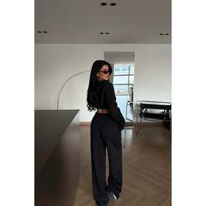 Ensemble de shorts 2 pièces pour femmes avec détails de couture noirs, tenues assorties en tailles XL et 2XL - Product Image 1