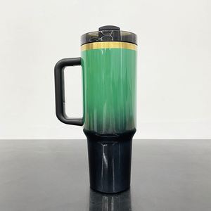 Taza de Viaje Navideña con Degradado Rojo y Verde, Color Degradado con Brillo Dorado, Vaso de 40 oz H2.0 para Grabado Láser - Product Image 4