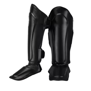 Protège-jambes en PU noir avec fermeture auto-agrippante pour la protection sportive des adultes, design léger, utilisation toutes saisons - Product Image 1