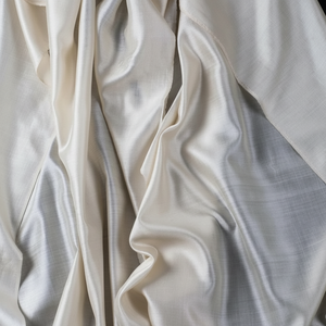 Lujoso 100% respetuoso con el medio ambiente Eri seda Handloom tela 114cm liso teñido Tejido ligero para niñas/niños vestido de novia - Product Image 1