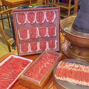 Bandeja Rectangular para Servir Hot Pot de Carne, de Madera y Acrílico, Irrompible, para Uso Comercial en Restaurantes - Product Image 1