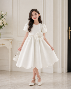 ชุดเดรสผ้าซาตินมุกพรีเมียมพร้อมโบว์คาดเอวสำหรับงานแต่งงาน - Product Image 5