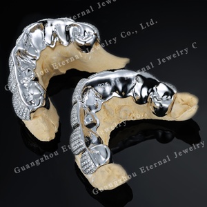Set Grillz Personalizzato 10+10 in Argento Sterling 925 con Moissanite VVS, Micro Pave Completo per Denti Stile Hip Hop, per Uomini e Donne - Product Image 3