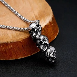 Collar con Colgante de Tres Esqueletos de Acero Inoxidable Yunnique, Estilo Europeo, Cadena Negra para Hombre de 60 cm, Accesorio de Joyería de Moda - Product Image 4