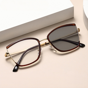 <span class=keywords><strong>Monture</strong></span> de Lunettes en Métal Grande Taille Style <span class=keywords><strong>Papillon</strong></span> pour <span class=keywords><strong>Femme</strong></span>, Lunettes Tendance Photochromiques Anti-Lumière Bleue - Product Image 1