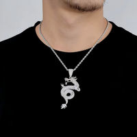 Pendentif Dragon du Zodiaque Chinois Gravé Exclusif Maker Mark VINOSEN en Argent 925 Plaqué Or 18K avec Moissanite D VVS, Breloques Hip Hop