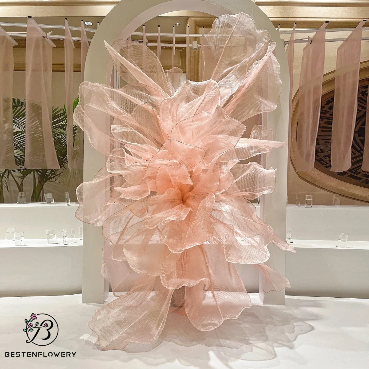 Pale pink-E/Hanging style