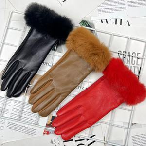 <span class=keywords><strong>Gants</strong></span> d'hiver en cuir PU suédé pour femmes, imperméables au vent, doublés de polaire, épais, pour la conduite en plein air, longueur poignet, compatibles avec les écrans tactiles - Product Image 2
