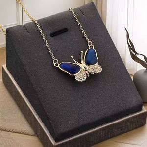 Cảm Giác Thay Đổi Màu Sắc Bướm Hút Từ 18K Vàng-Mạ Hàn Quốc Tùy Chỉnh Mặt Dây Chuyền Logo Tinh Tế Và Đơn Giản Vòng Cổ - Product Image 2