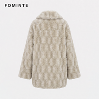 Manteau élégant en fausse fourrure gaufrée beige pour femme, veste d'hiver épaisse en peluche à grille 3D, pardessus de mode haut de gamme streetwear en stock