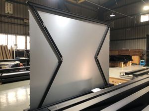 Nouvel écran de projection motorisé Fresnel en PVC 4K de 84 pouces 16:9 ALR, écran de projection électrique à levage au sol, écran de projection portable - Product Image 4