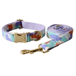 Collar de perro de camuflaje verde militar con hebilla de metal dorado rosa, correa de perro personalizable y accesorios para mascotas - Product Image 1