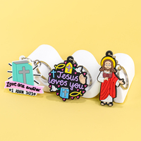 Llavero de PVC 2D con la frase 'Jesús te ama', logotipo personalizado, MOQ bajo, directo de fábrica, para regalo religioso y recuerdo de eventos religiosos