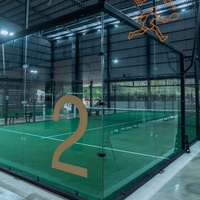 Couverture en matériau anti-chaleur EXITO pour toit de terrain de padel professionnel