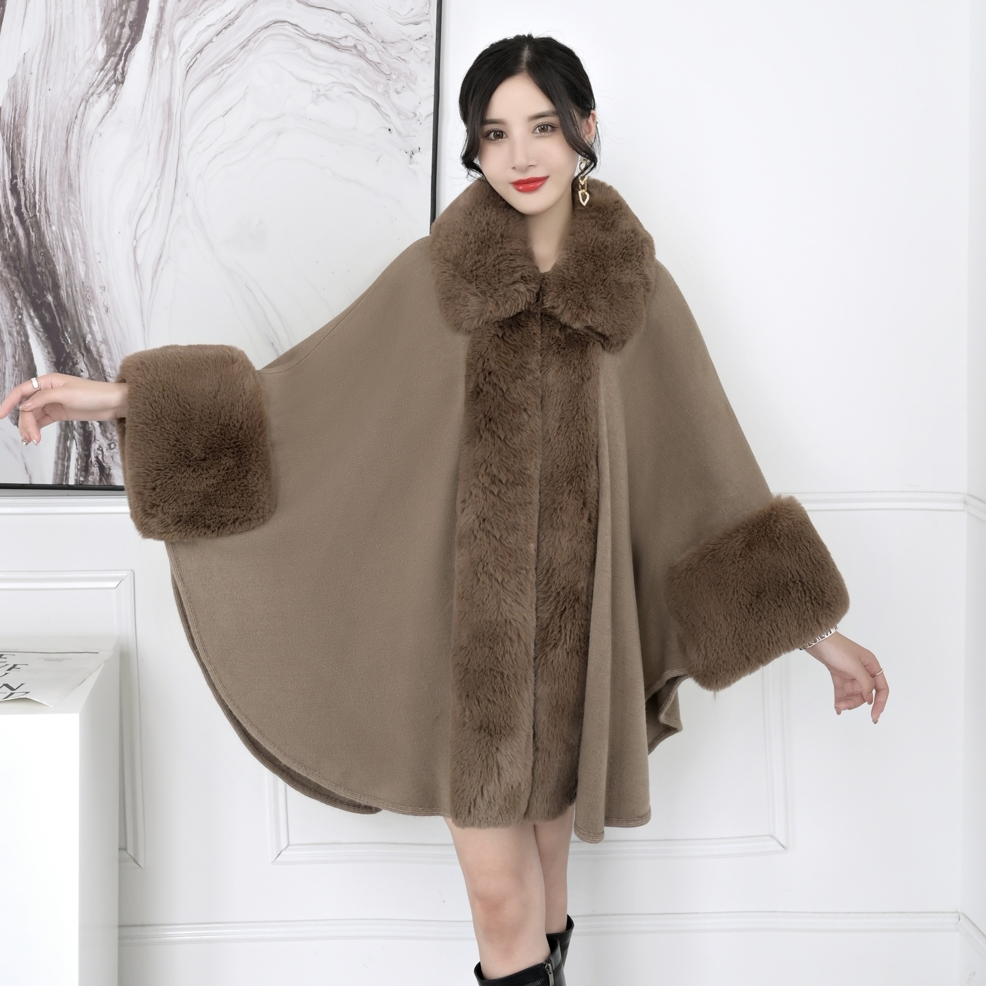 Ruiyi Women's Winter Rabbit Fur Cuff Cashmere Collar Poncho
