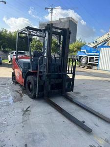 Montacargas Diésel Usado Heli de 5 Toneladas |   Tracción Delantera |   Neumáticos de Poliuretano para Mástiles de Una Sola Etapa |   Longitud de Horquilla de 1070 mm |   Distancia entre ejes de 3200 mm |   Bajo - Product Image 4