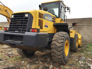 รถตักล้อยางมือสอง Komatsu WA320-5 สภาพดี รับน้ำหนักได้ 15 ตัน เครื่องยนต์ CAT ชั่วโมงการทำงานต่ำ ระบบไฮดรอลิกทำงานราบรื่น - Product Image 2