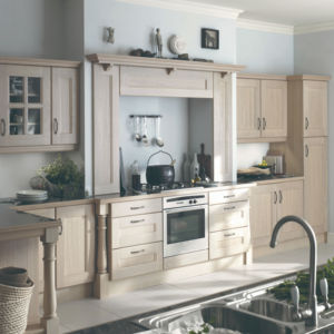 Conception d'armoires de cuisine en bois massif de noyer - Product Image 1