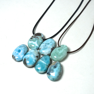 Ciondolo Aita in <span class=keywords><strong>Larimar</strong></span> Naturale Blu Taglio a Pera 30mm, <span class=keywords><strong>Pietra</strong></span> Liscia Lucidata per Creazione Collane con Cordino in Pelle, Gioielli Fai da Te - Product Image 6