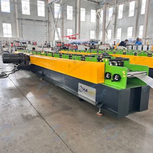 Machine de poinçonnage de profilés entièrement automatique contrôlée par PLC avec engrenages et roulements, puissance 18,5 kW, tension 380 V - Product Image 2