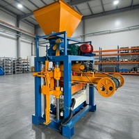 Ligne de production de machine à fabriquer des briques en interverrouillage semi-automatique QT4-35 pour petites entreprises