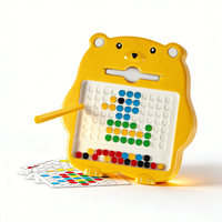 Tableau magnétique en plastique en forme d'ours mignon pour enfants, jouet éducatif avec perles, planche à dessin pour l'apprentissage précoce des tout-petits, entraînement à la concentration