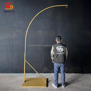 Fond de scène rectangulaire géométrique personnalisable en acier inoxydable avec design miroir pour mariages et événements - Product Image 6