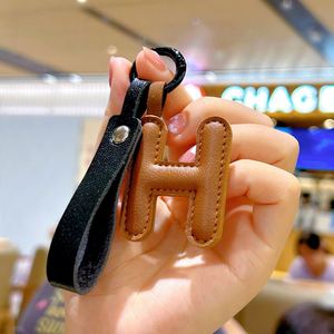 Llaveros de Cuero Personalizados al por Mayor, Llaveros con Iniciales del Alfabeto de la A a la Z, Llaveros de Cuero PU con Correa de Cuero - Product Image 2