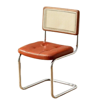 Chaises d'appoint capitonnées en similicuir PU de style Mid-Century Modern avec pieds en métal pour salle à manger, cuisine, bar, appartement, salle de bain, salle de sport, hall d'entrée