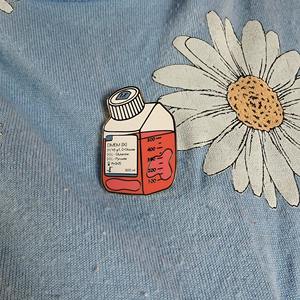Pin de Metal Personalizado con Diseño de Biólogo Celular, Botella de Esmalte con Líquido Rosa para Ropa, Estilo Médico, al por Mayor - Product Image 6