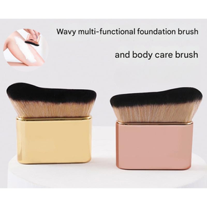 Brocha Kabuki Angled para Base y Colorete con Mango de Sándalo y Pelo Sintético Blanco, Personalizable al por Mayor con Logotipo - Product Image 4