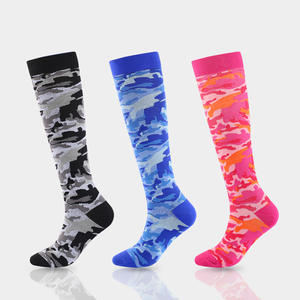 Chaussettes de compression pour sports de plein air, camouflage bleu, mi-mollet, soutien par compression pour la course et la randonnée - Product Image 3