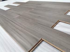 Suelo de Bambú Gris Sólido Moderno de Alta Calidad, Diseño de Madera de Roble en Relieve, Garantía de 5 Años, Superficie Lisa, Tamaño Personalizado - Product Image 2