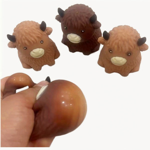 Jouet à presser et à calisser pour enfants, Vache des Highlands écossaise, Gadget anti-stress à la maltose, Jouet de décompression pour la paume de la main - Product Image 5