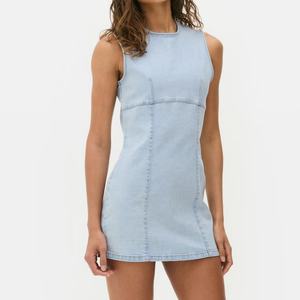 เดรสยีนส์สีน้ำเงินคอกลมทรงเข้ารูปดีไซน์ใหม่สำหรับผู้หญิงขายส่งแบบกำหนดเองได้ - Product Image 1