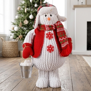 Chapeau de trappeur à carreaux nordiques avec sculpture de bonhomme de neige et seau à boules de neige pour la décoration d'une cabane d'hiver, en gros - Product Image 2