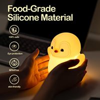Lampe de chevet LED créative moderne en forme de pingouin, lumière douce, recharge USB, cadeau unique pour la décoration de la maison et de la chambre