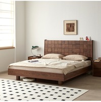 Lit double maître en bois massif de noyer noir et cerisier nord-américain de style moderne, meubles de chambre à coucher en forme de cube