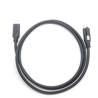 Câble USB 3.1 Type C personnalisable à montage sur panneau avec verrouillage par vis pour équipements industriels, panneaux de commande et appareils embarqués