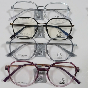 نظارات رخيصة الثمن عالية المتانة للنساء TR90 التيتانيوم الرجعية مربع إطارات نظارات Bate الرجعية المخزون - Product Image 2