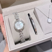 Montre-bracelet sirène de luxe léger en quartz avec cadran en nacre incrusté de strass